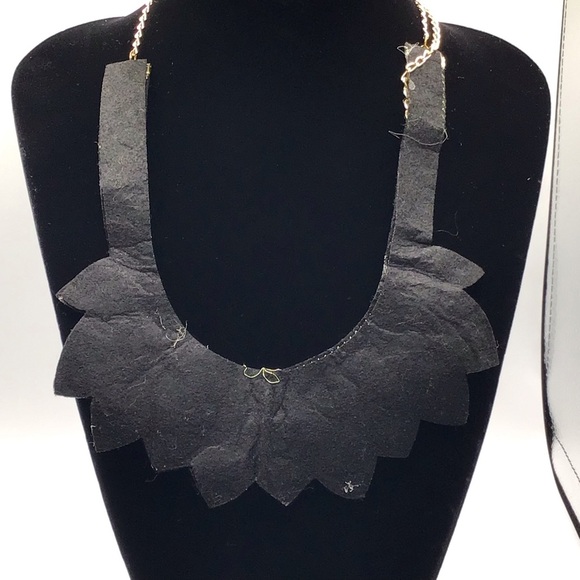 Light Women’s beaded Colar Necklace
For Shirts or Sweaters - Picture 5 of 11